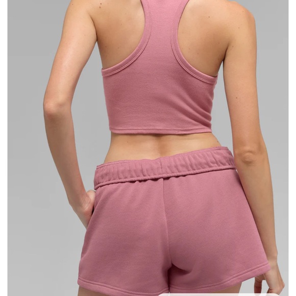 LIMITED COLOR pink wild rose accolade short Alo yoga - Picture 3 of 4